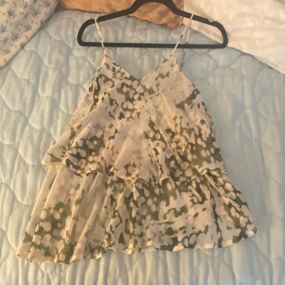 Flowy tank top with green design - Picture 1 of 3